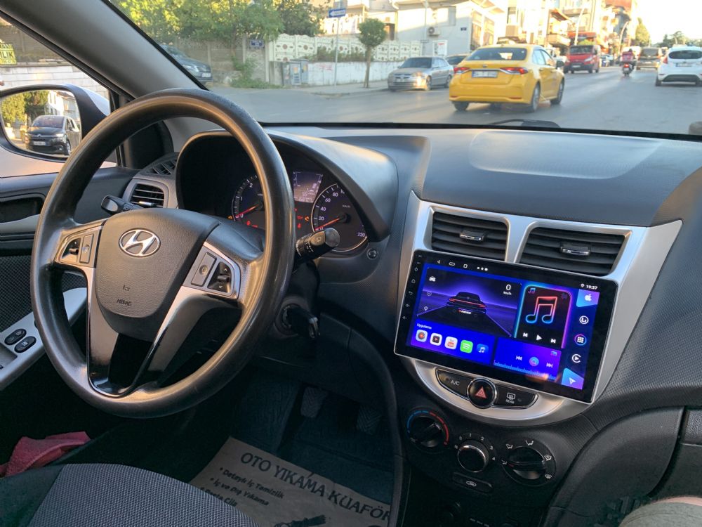 Hyundai̇ Accent Blue